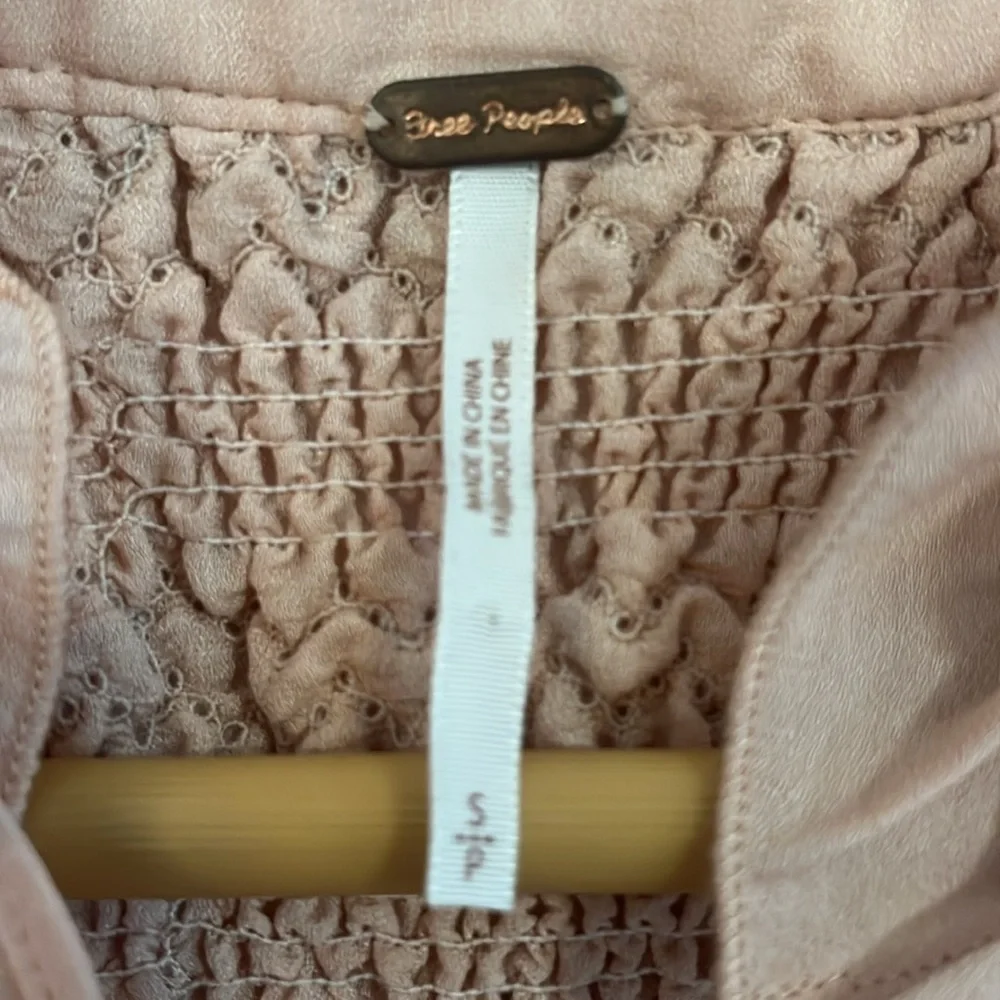 Free People Pink Ruffle Me Up Top- Pink- Small; perfect all-season feminine top!
